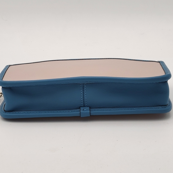 ❤️NEVER USED!!❤️ Coach 1941 Britt Wristlet in Colorblock - Picture 4 of 11